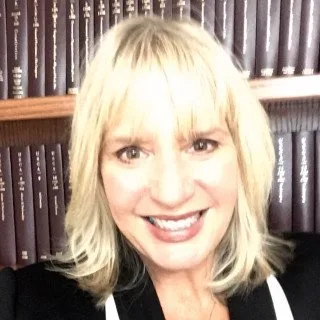  Lawyer Laura Childs