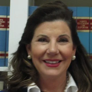  Lawyer Carolyn Barnett Brady