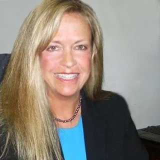  Lawyer Sandra B. Worthington