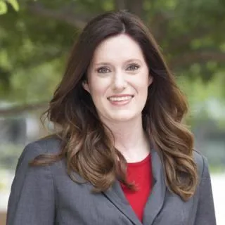  Lawyer Lindsay M Kinzie