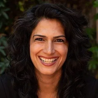  Lawyer Niloufar Khonsari