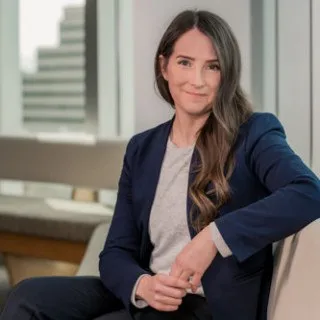  Lawyer Sara M. Nielson