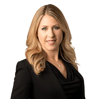  Lawyer Kira Albrecht