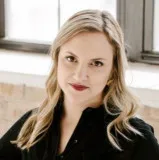  Lawyer Lindsay Lien Rinholen