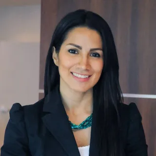  Lawyer Scarlett Leiva