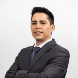  Lawyer Helbert Lopez