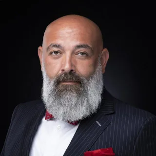  Lawyer Mazi Mazloom
